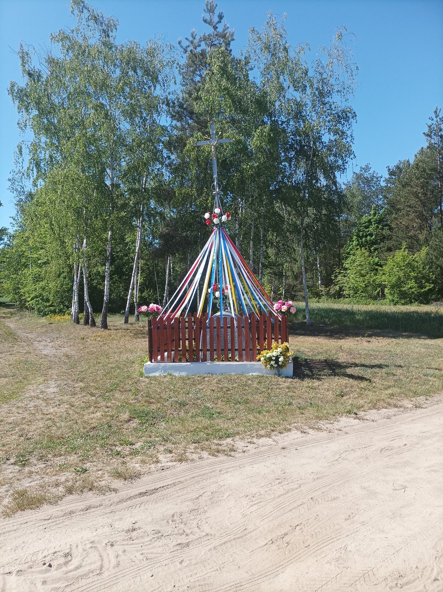 #Kapliczki i Krzyże 
Na szlaku 🚴 Grądy - Choiny
Mazowieckie