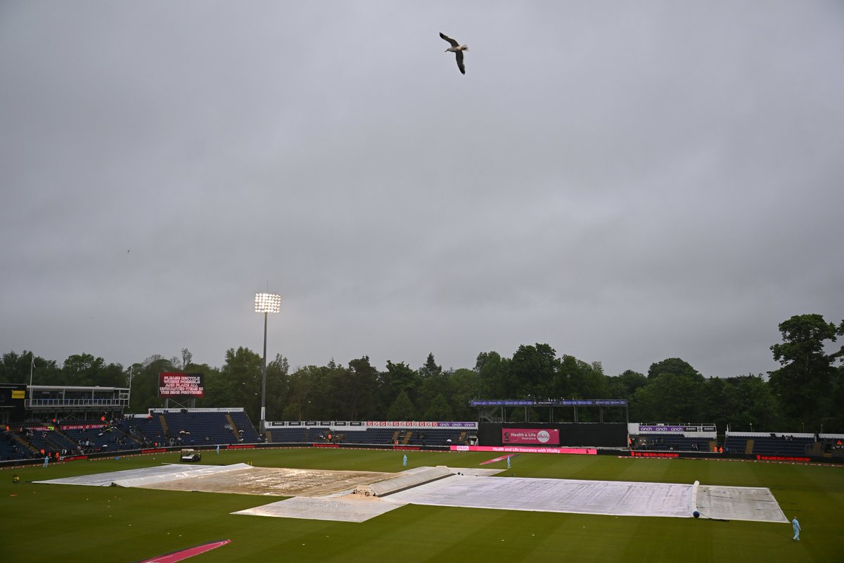 🚨The third T20I between England and Pakistan in Cardiff was abandoned due to rain 🚨This is the second washout in the four-match series after the opening game in Headingley 🚨England lead the series 1-0 with the final game to be played at The Oval on May 30 #ENGvPAK