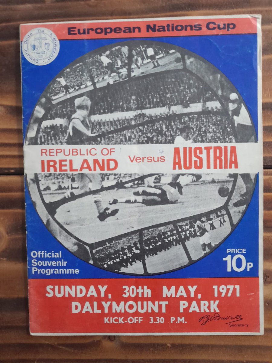 Austria were the visitor's to Lansdowne Road, Dublin for this European Championship Qualifying tie v the Republic of Ireland, on this day in 1971..

Eamonn Rogers scored in the 4 1 mauling at the hands of the Austrians. We were in the middle of a 5 year winless streak. Grim.