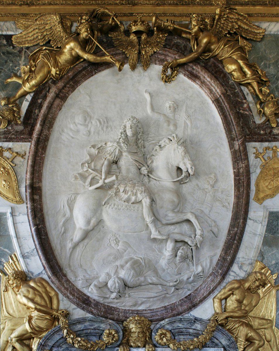 Château de Versailles, salon de la guerre, Louis XIV en empereur romain vainqueur, Antoine Coysevox (1715).