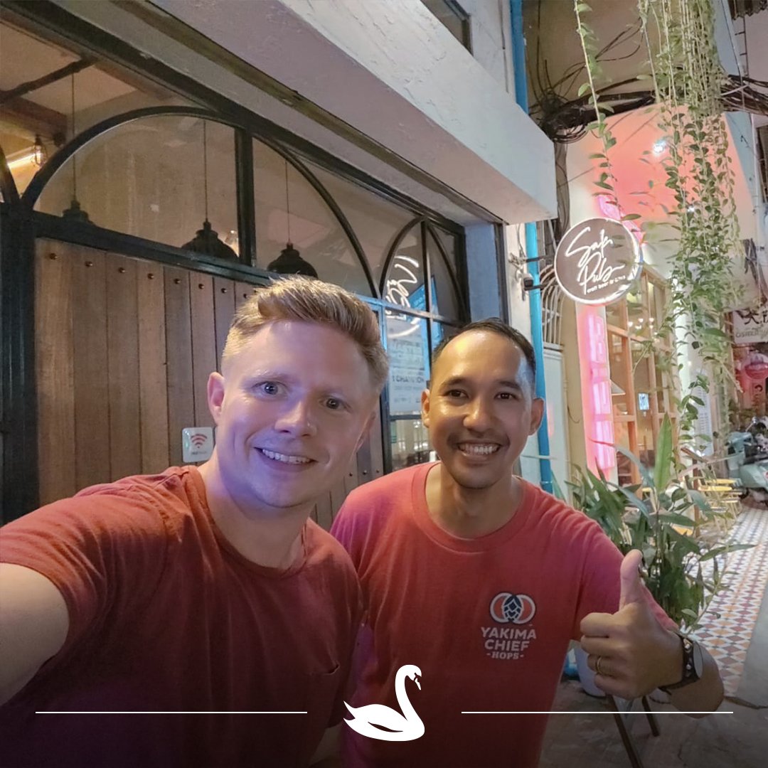 Cheers to our sales director Sven van Rooijen on a successful tour of #Thailand and #Cambodia! The craft beer scene is booming in Southeast Asia, and we're proud to be a part of it.
#TheSwaen #MakingMaltACraft #Malt #Malthouse #Brewery #FamilyBusiness #CraftBeer #BusinessTrip