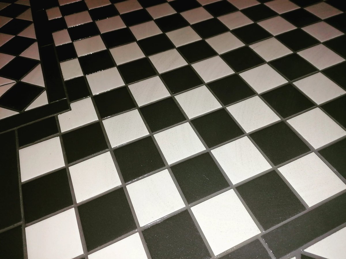 Mosaic?

The Italian Tiler is here for you!

#london
#theitaliantiler 
#tiler 
#mosaic