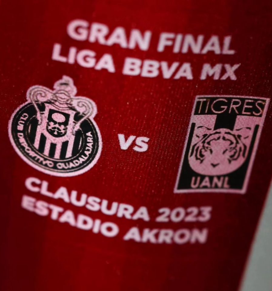 Giro11_WTF's tweet photo. @carlaangasbro hoy hace un año carlo… https://t.co/2M2gchoNUg