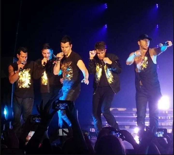 happy Wednesday everybody guys 
@joeymcintyre 
@DonnieWahlberg 
@dannywood 
@JonathanRKnight 
#jordanknightofficial 
@NKOTB