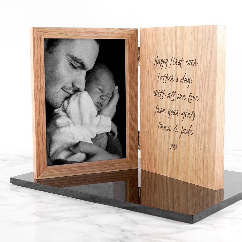 Made with remaining oak offcuts from FSC sourced wood, this beautiful book style photo frame can be personalised with any message lilybluestore.com/products/perso…

#fathersday #giftidea #mhhsbd #shopsmall #shopindie #earlybiz
