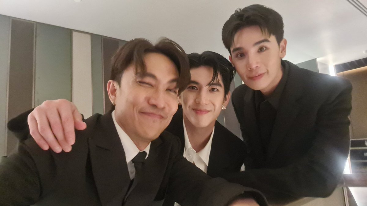 backaof's tweet photo. ได้ฟัง สปีชแรกของแก2คนบนเวทีไปแล้ว หวังว่าจะได้มีโอกาสได้ยินบนเวทีต่อๆไปอีกนะ 💜💙
#คมชัดลึกอวอร์ด20 https://t.co/ntGLfALScQ