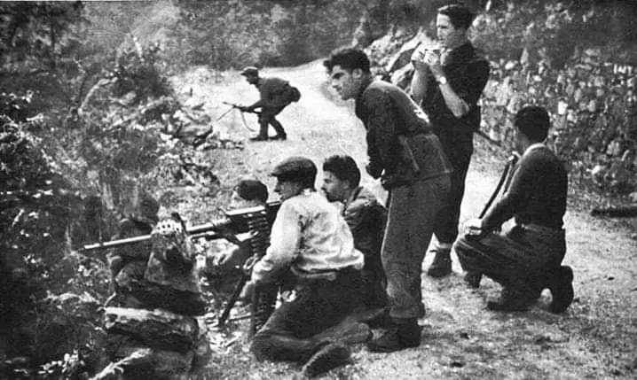 26 maggio 1944 : TRA VALSUSA E VALSANGONE... Durante la resistenza le montagne nei pressi del colle Braida e lungo il crinale che separa la Valle di Susa dalla Val Sangone erano fortemente presidiate dalle formazioni partigiane che controllavano le borgate i sentieri e le