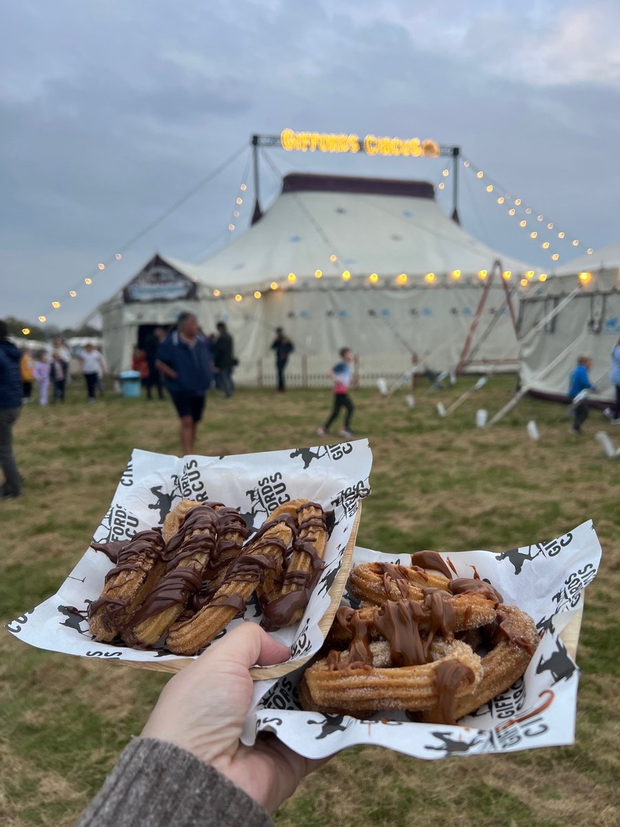 Giffords Circus (@giffordscircus) on Twitter photo 