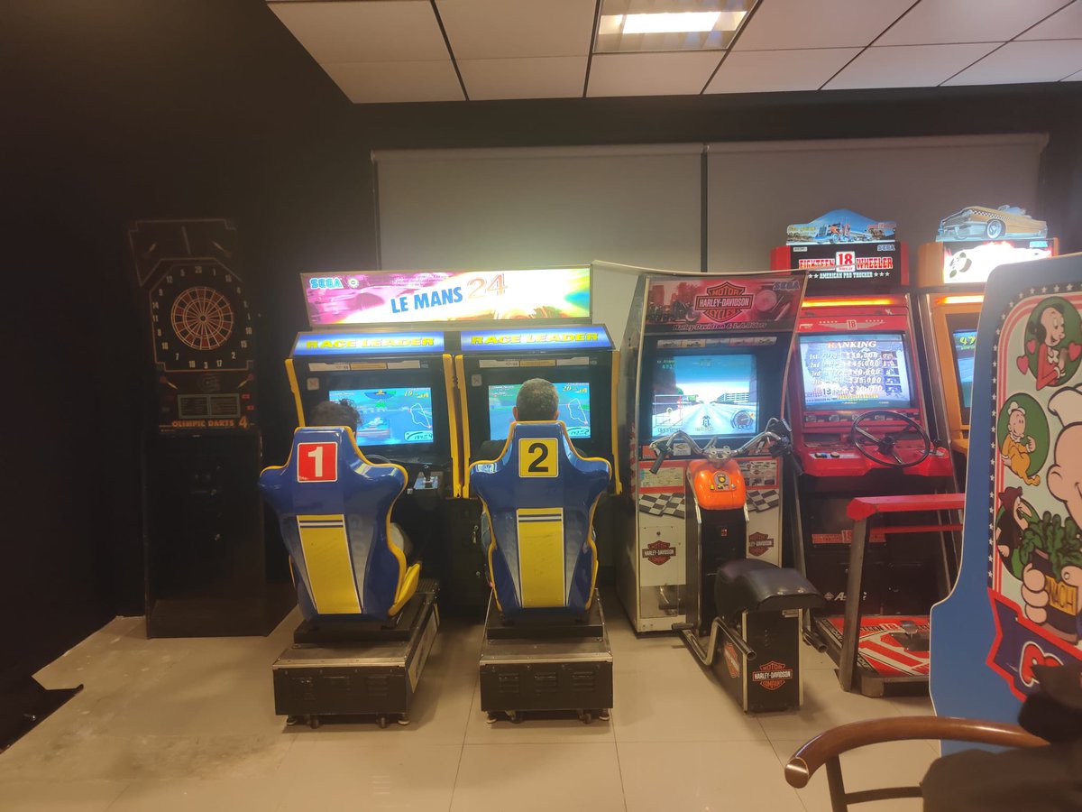 ¡ATENCIÓN RETROGAMERS DE LA COMUNIDAD DE MADRID!

Este viernes abre sus puertas en Alcorcón, Factoría Retro <a href="/MiFactoriaRetro/">Factoria Retro</a> un salón recreativo como a los que ibas en los #80s y #90s repleto de máquinas #arcade, #pinball y consolas clásicas, con futbolines y zona museo, una