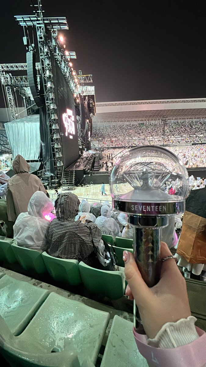 __hm641's tweet photo. 2024.05.20 SEVENTEEN TOUR 'FOLLOW' AGAIN TO JAPAN
サウチェも入れてすごい幸せな1日だった🤍 https://t.co/O0wX3s1a5c
