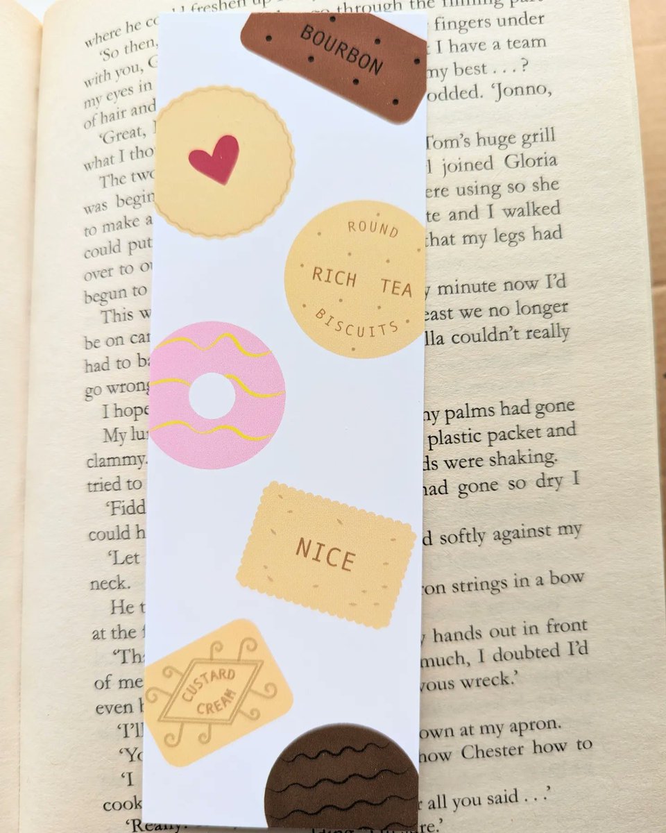 Today is #nationalbiscuitday What's your favourite biscuit? These are some of my biscuit creations 😊 andrealemindesign.etsy.com #earlybiz #biscuits #bookmarks #prints