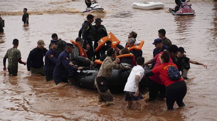 Brezilya'daki sel felaketi: Ölü sayısı 169'a yükseldi! peyamakurd.info/dunya/brezilya…