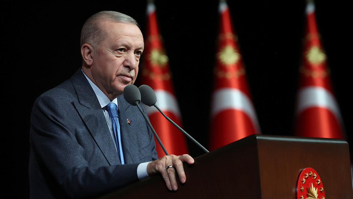 Cumhurbaşkanı Erdoğan: 'Dünya tarihinin ve tarihimizin muhteşem zaferlerinden biri olan İstanbul’un Fethi’nin 571. yıl dönümünü kutluyorum.' trtavaz.com.tr/haber/tur/avra…