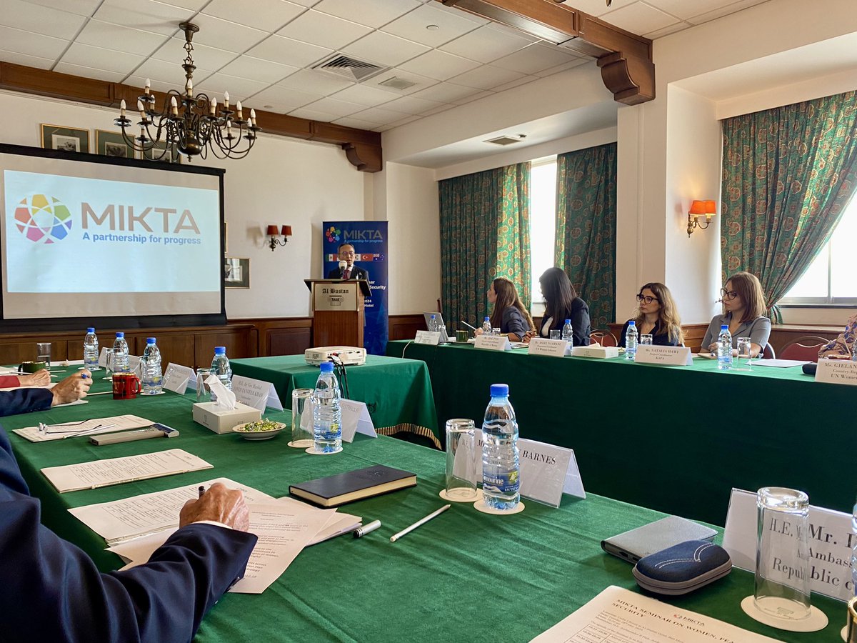 AliBaris_Ulusoy's tweet photo. As #MIKTA Embassies in 🇱🇧, we highlighted at a seminar organized yesterday by @Koreainlebanon the role of women as active agents in conflict prevention &amp; resolution, peace-building &amp; peacekeeping in line with #UNSCR1325 on #Women, #Peace &amp; #Security.

🇦🇺🇮🇩🇲🇽🇰🇷🇹🇷

@MiktaTurkiye https://t.co/HkWWiqBnHq
