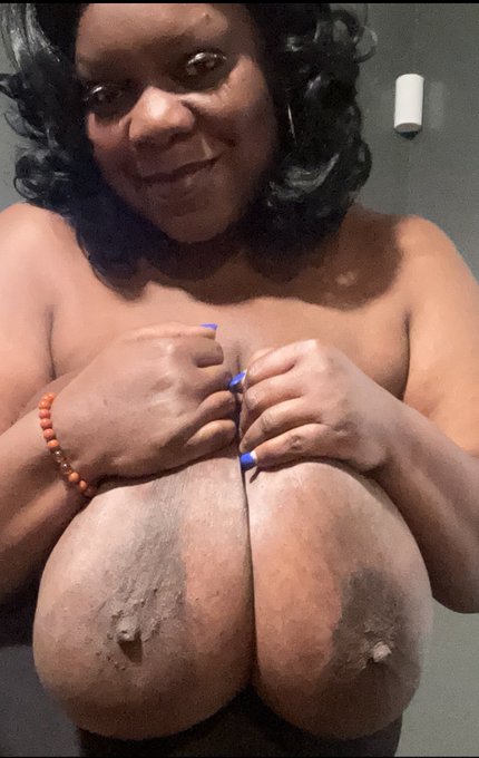 Twitter Titts &hellip; https://t.co/goOX02wUI7 https://t.co/rdGAWa9hbg