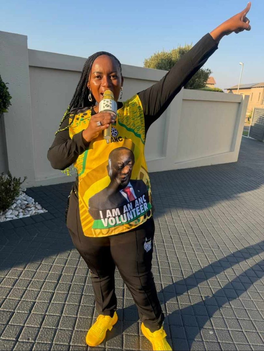 Namhlanje sinikhwaza ngale 🎤🎙Nizophuma nonke, coz iyangxola shame!!!🎙🎙🎙 🖤💚💛 #IAmVotingANC #LetsDoMoreTogether #VoteANCToday