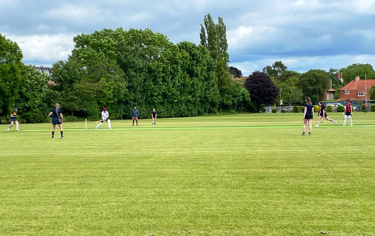 Well done to our Junior Cricket team in a brilliant Final vs Kings Hospital, just narrowly losing by a few runs (40.85 to 46.75). Some amazing cricket played by our team in the final with a special mention to our 3rd yr Ava O’Reilly who won player of the match!🥈🏏 #loretosport