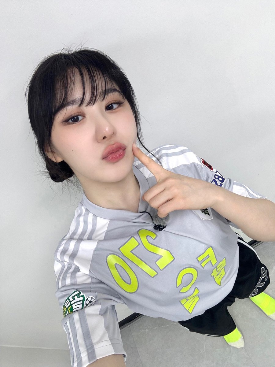 이채연(LEE CHAE YEON) Official tweet media