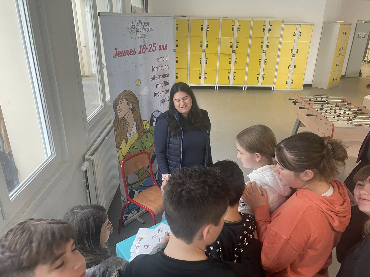 CeMontand's tweet photo. Éducation à la sécurité routière pour nos élèves de 6e et de 5e avec des ateliers organisés par @missionlocale @Sante_Gouv et #cdccollinesduperchenormand. https://t.co/4fZdUhbBve