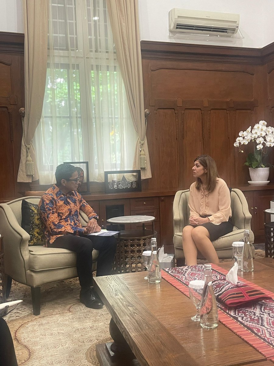 Today (29/5), Vice FM @pahalamansury received courtesy call from Uruguay🇺🇾 Ambassador, H.E. Cristina Gonzalez, discussing:

✅ The visit plan of 🇺🇾 Minister of Agriculture to 🇮🇩 to enhance agricultural cooperation.

#IndonesianWay