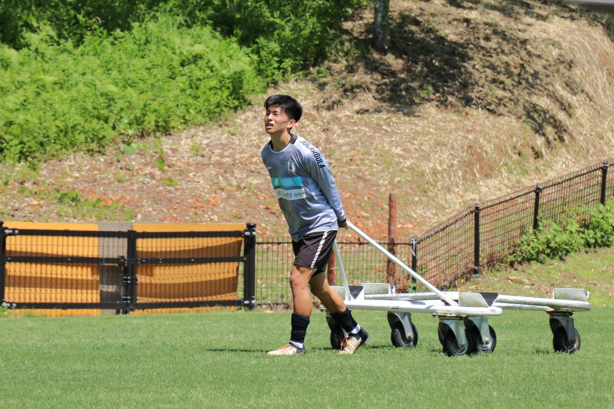 🍊TRAINING PHOTO更新📸 おかえりトキ🍊 ポルトガルはシーズンオフ🌞 #行友翔哉 選手が練習へ参加し元気な姿を見せてくれました😎👍 #ヒカリ #ベネフィット・ワン #マテラ81 #ジョガボーラ #JOGARBOLA #レインボーハイランド #ehimefc #愛媛FC #己道