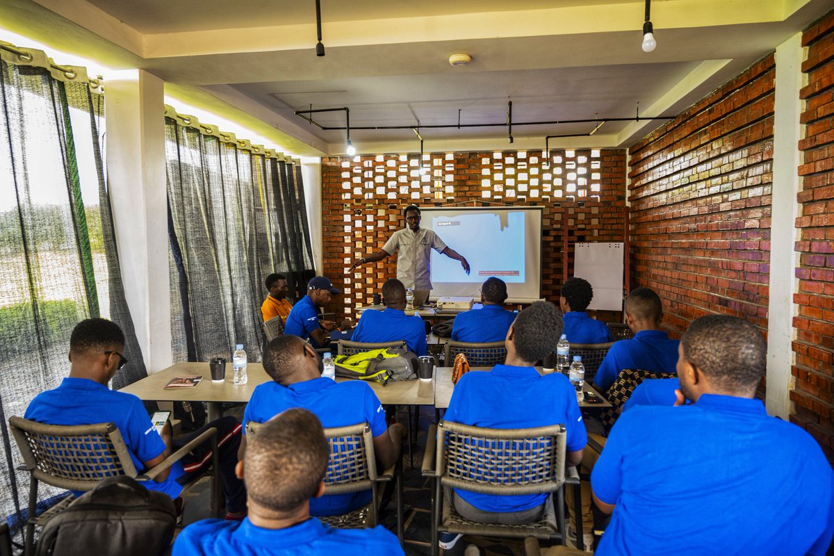 RwandaCricket's tweet photo. Yesterday, on the eve of Kwibuka women's T20i tournament, RCA held a media workshop for local journalists to deepen their understanding of cricket, ensuring more insightful and comprehensive coverage of cricket.
#Rwandacricketassociataion #growwitheverystep https://t.co/xm1HPUOxrR