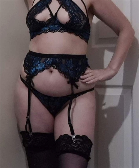 datemilfclub's tweet photo. Sono una bella donna, moglie perfetta. Cerco amante delle seghe, non chi dura 1 minuto 😉💋💋 https://t.co/chBB5qPVrn