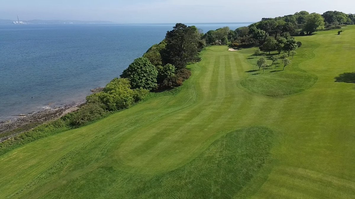 The 10th hole at Royal Belfast, where everything most definitely slopes down to the sea!!
A tee shot hit towards the right edge of the fairway will feed its way down into the middle leaving only a wedge to a very small green (fingers crossed!) #golf #parkland #northernireland