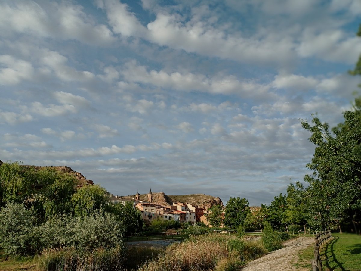 #BuenosDíasATodos #compartetuamanecer @AEMET_Aragon @meteo_aragon #alcorisa @eltiempo_atv @ElTiempo_tve @ElTiempoes @ElCampo_ATV @TiempoCyLTV @aquilatierratve @Produccionsn @LaVanguardia @MeteoredES @jacobpetrus_tve @JoannaIvars @sibilafc @EvaBerlangaC @lariojaMeteo @Valencia_WX