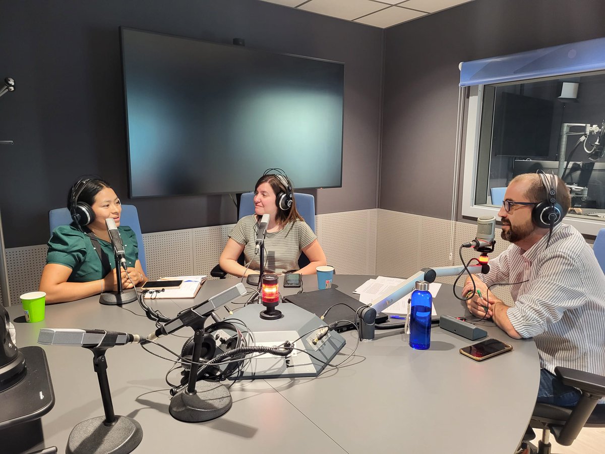 Hoy Lucía López Marco (@MallataBlog) ha venido con Edna Xitumul, coordinadora agrícola de una organización de mujeres de Guatemala que centra su trabajo en la conservación de las semillas nativas. Escúchales en directo⏯️cartv.es/aragonradio/ra…