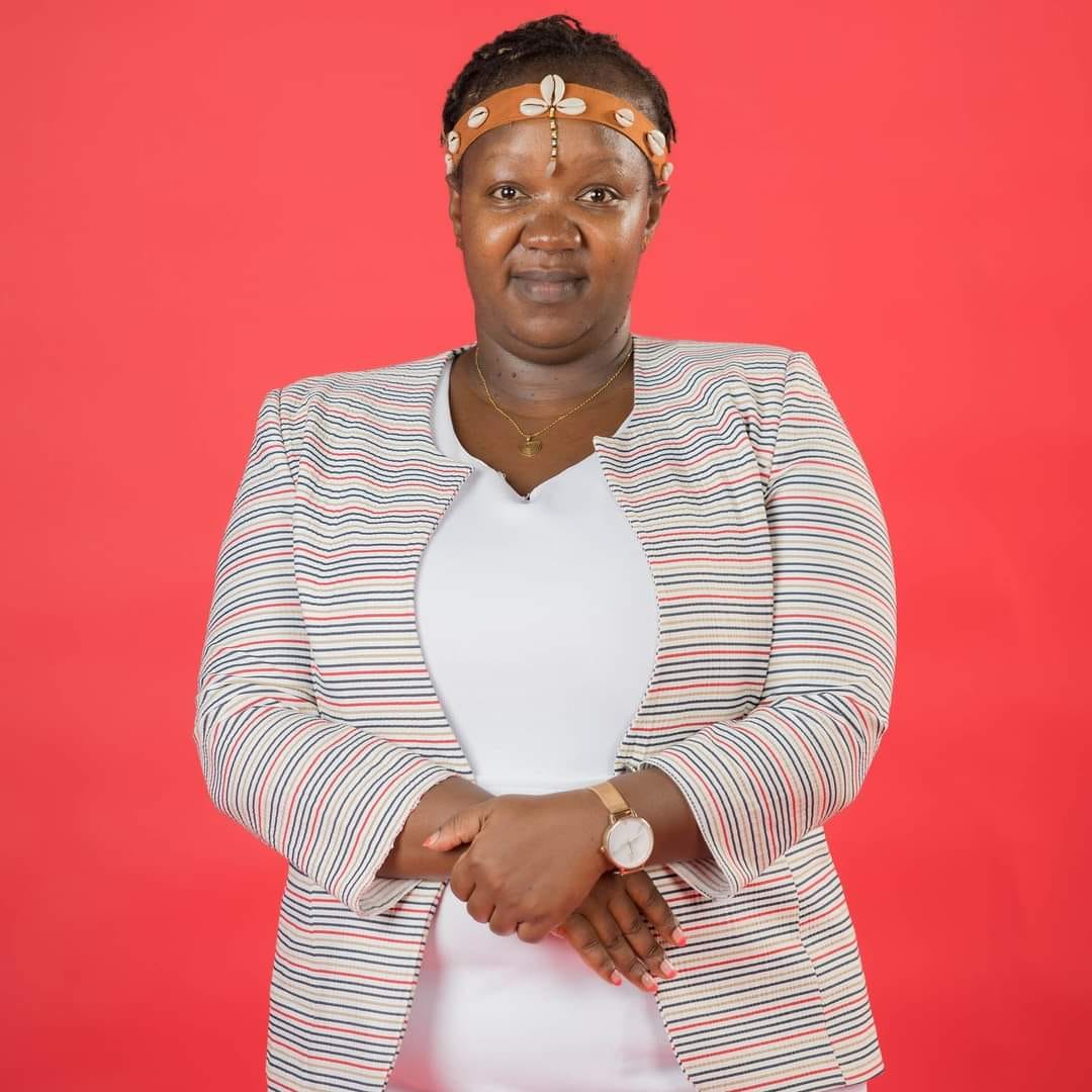 Thiririka na Wambui wa Githongo hamwe na Referee Mwenyewe. Uratwamukira uri mwena uriku?
Twaririe.
#Thiririka #InooroFm