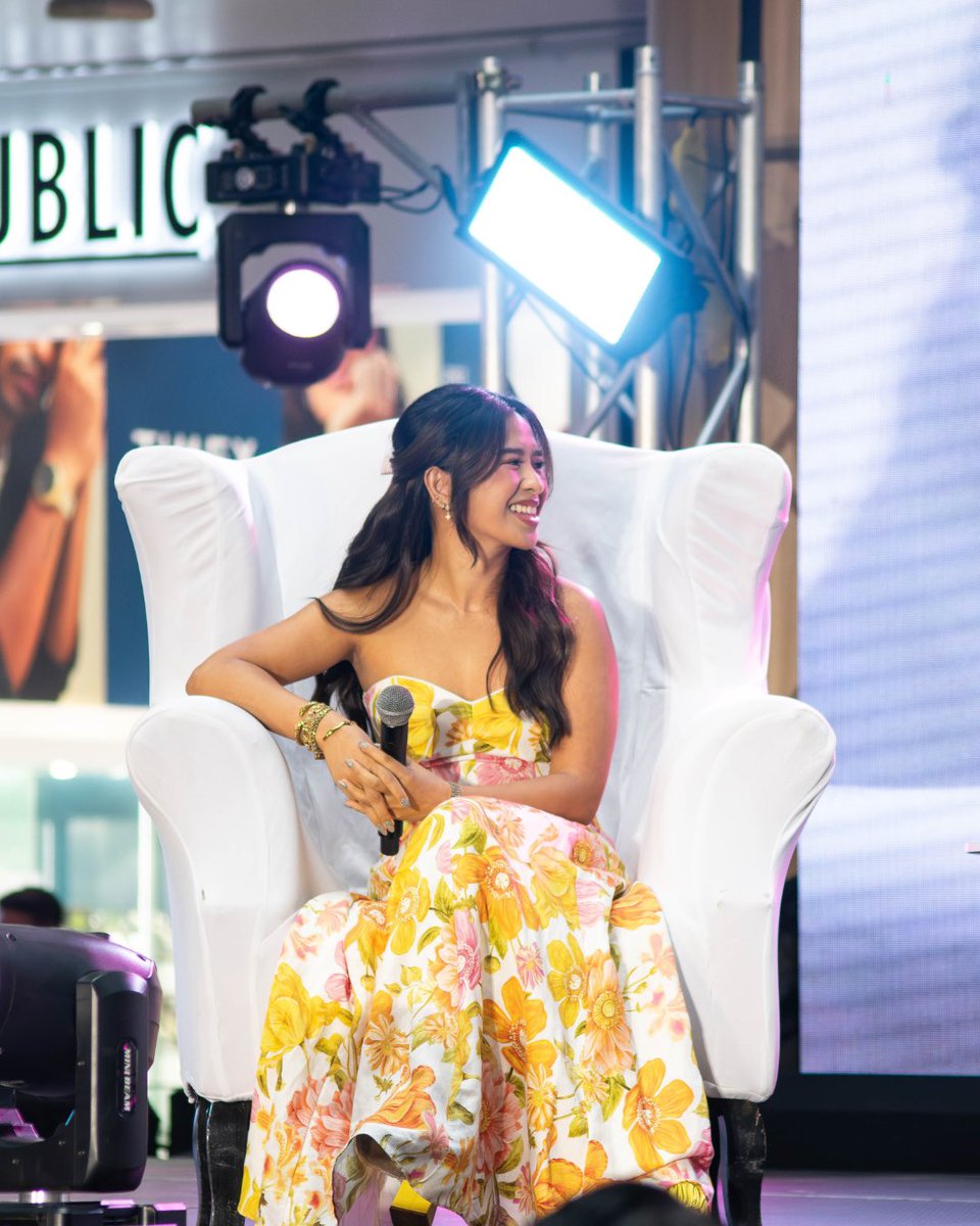 #NadineLustre, #ReiGermar, and #MarjMaroket graced the stage for the Nadine x SNAILWHITE Summer Fan Meet & Glow to share their secrets to keep their radiance from the inside out! 🌸⁠ 🔗 CLICK TO KNOW MORE: thebeat.asia/manila/fashion…