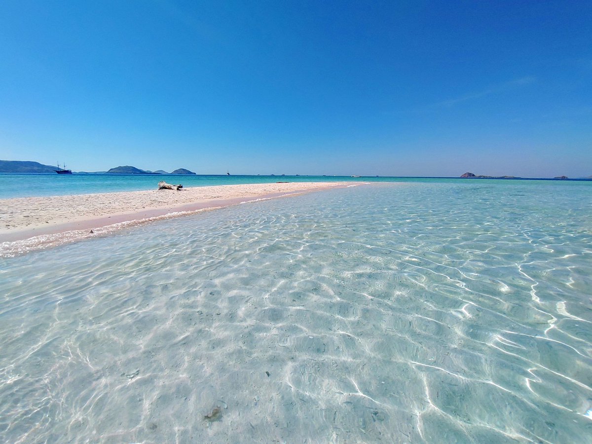 GuideRestos's tweet image. Banc de sable de Pulau Karangan 🇮🇩 archipel des Komodos