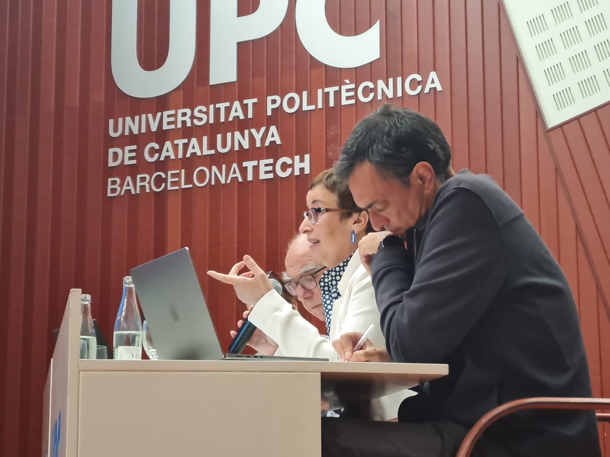 Avui té lloc la sessió per presentar els 22 projectes transformadors que els centres docents #UPC han presentat a la convocatòria #GalàxiaAprenentatgeUPC, una iniciativa per transformar el model docent i millorar l’experiència d’aprenentatge. 📍Auditori de l'edifici Vèrtex.