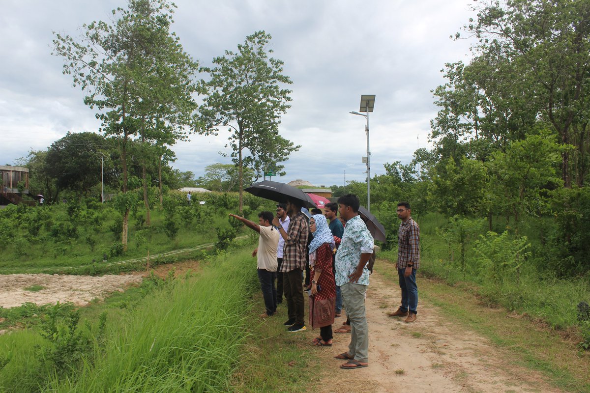 Students from Bangladesh Agriculture University visited CCDB Climate Centre to learn about climate change and sustainable agriculture through interactive sessions and guided tours, gaining valuable knowledge for their future careers.
#SustainableAgriculture #ClimateAction