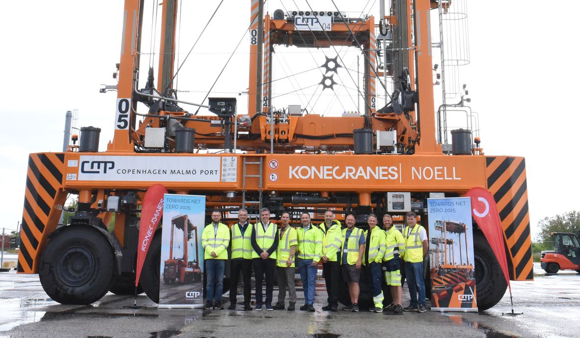 ✅ Konecranes delivered eight hybrid straddle carriers to Copenhagen Malmö Port for the new Copenhagen terminal, capable of lifting containers 1-over-3: tinyurl.com/ycn5c63b @Konecranes @cmportab #Ports #StraddleCarriers #WorldCargoNews