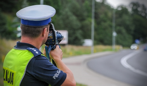 Przedłużony weekend związany ze świętem Bożego Ciała sprzyjać będzie zwiększonemu natężeniu ruchu na drogach w całym kraju. Policja podejmie działania, by zdarzeń drogowych w tym czasie było jak najmniej. policja.pl/pol/aktualnosc…