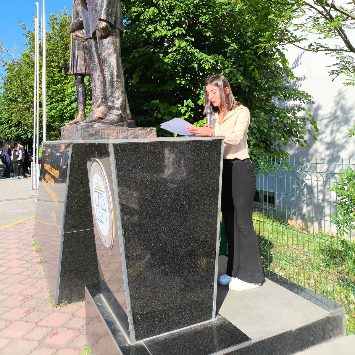 ecaelginkan's tweet photo. #29MayısİstanbulunFethi nin 571. Yılı okul bahçemizde düzenlenen bir törenle kutlandı.
 @maltepemem34 
#ecaelginkananadolulisesi https://t.co/qdYnpynVyO