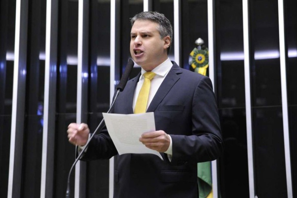 Prefeito decreta luto oficial de três dias pela morte de Arthur Bisneto 
#pmm #semcompmm #manausamazonas #arthurbisneto 
amazonaspix.com.br/prefeito-decre…