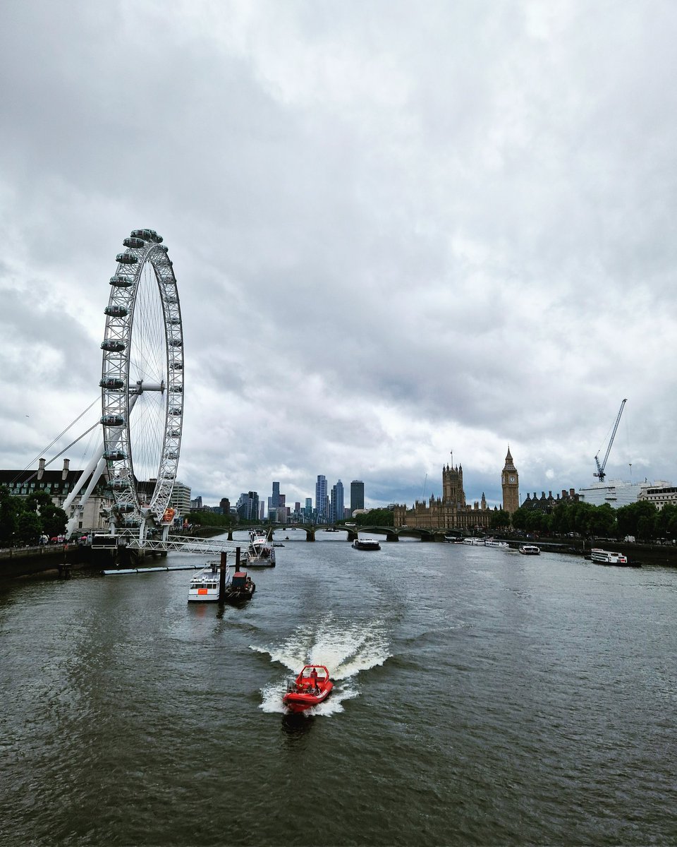 #london #londoneye #londonlife #londoncity #uk #bigben #londonist #england #travel #visitlondon #city #londonphotography #unitedkingdom #photography #thisislondon #londontown #westminster #londres #travelphotography #londonart #photooftheday #Thames