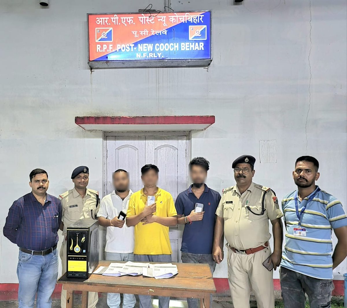 RPF Crime Prevention & Detection Squad Alipurduar along with  RPF NCB apprehended three unauthorised Railway e-ticket seller/agent from Gitaldah bazar area of Coochbehar district with future e ticket worth Rs 14055 and one illegal software @drm_apdj @RPF_NFR @RPF_INDIA #upalabdh