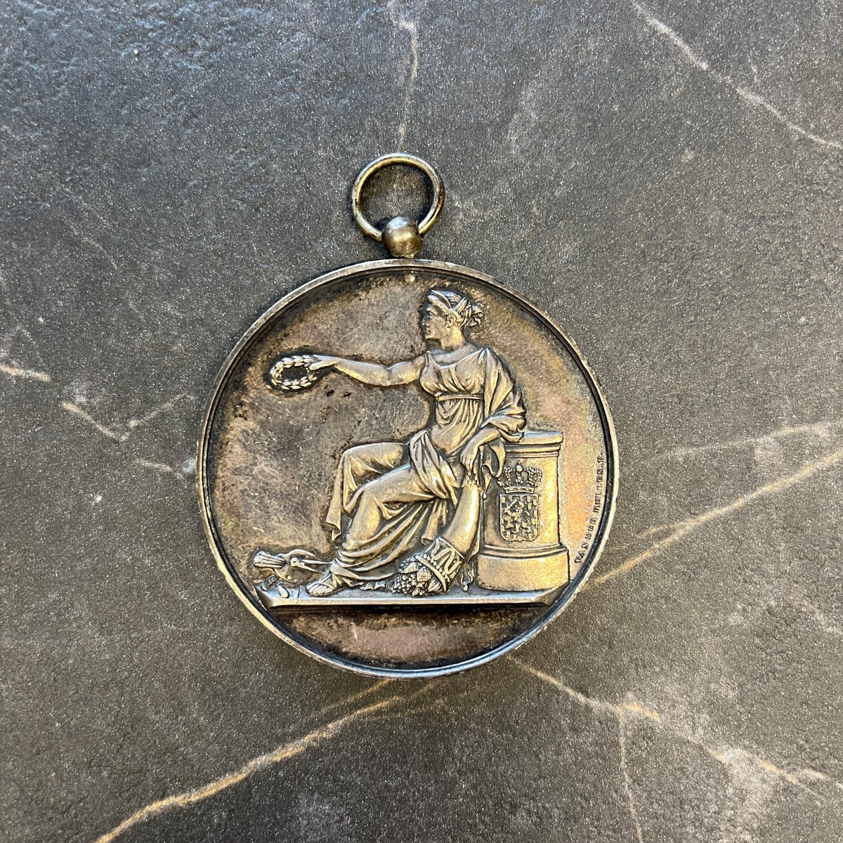 Het bedrijf “Caspar de Haan onderhoud &amp; renovatie” is opgericht in 1749 onder de naam “Glaasen Makerije en Verwerije Jasper de Haan”. Het is daarmee het oudste nog bestaande bedrijf in Eindhoven. Gefeliciteerd met jullie jubileum van 275 jaar <a href="/casdehaan/">cas de haan</a> !