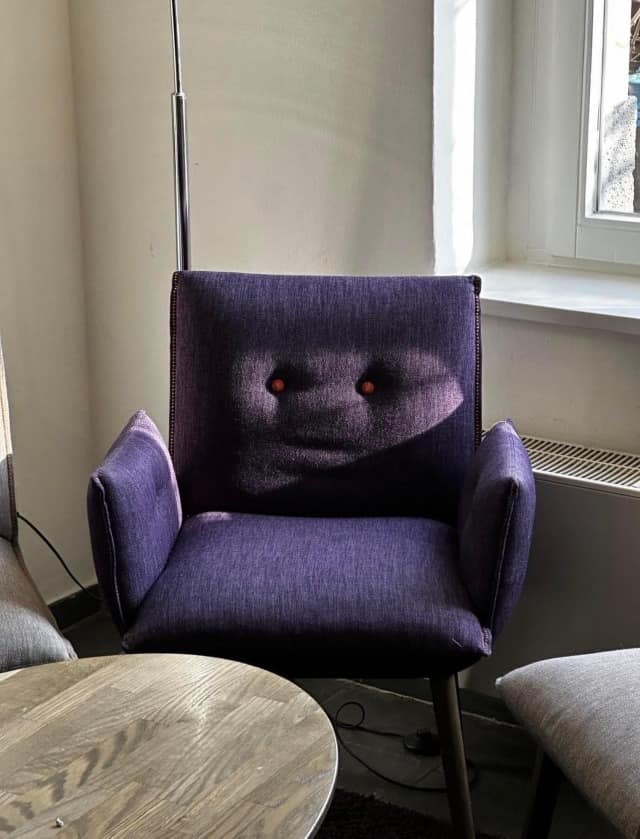 'Come on bro, sit on me. Just sit on me bro, it'll be normal. I'm just a normal chair bro, please... I need to... feel you' - this chair