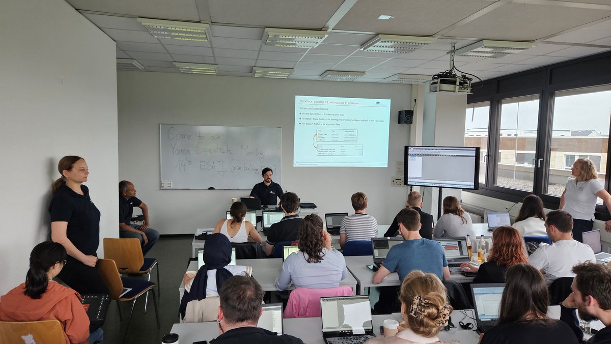 MFJSperl's tweet image. Welcome to Bastian Schledde from @Brain_Products @MES_Forschung  to Hamburg, who is teaching us #BrainVision Analyzer today at the #Pug2024 EEG workshop! 🧠 @bioDGPs_DGPA @DGPs_Berlin @DGPs_JuMis