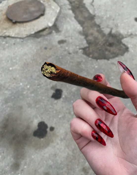 今天有空閒
是不是該上課了
警察叔叔請繞道 
只找1男 
#自然課 #跳舞 #音樂 #草 
#台中