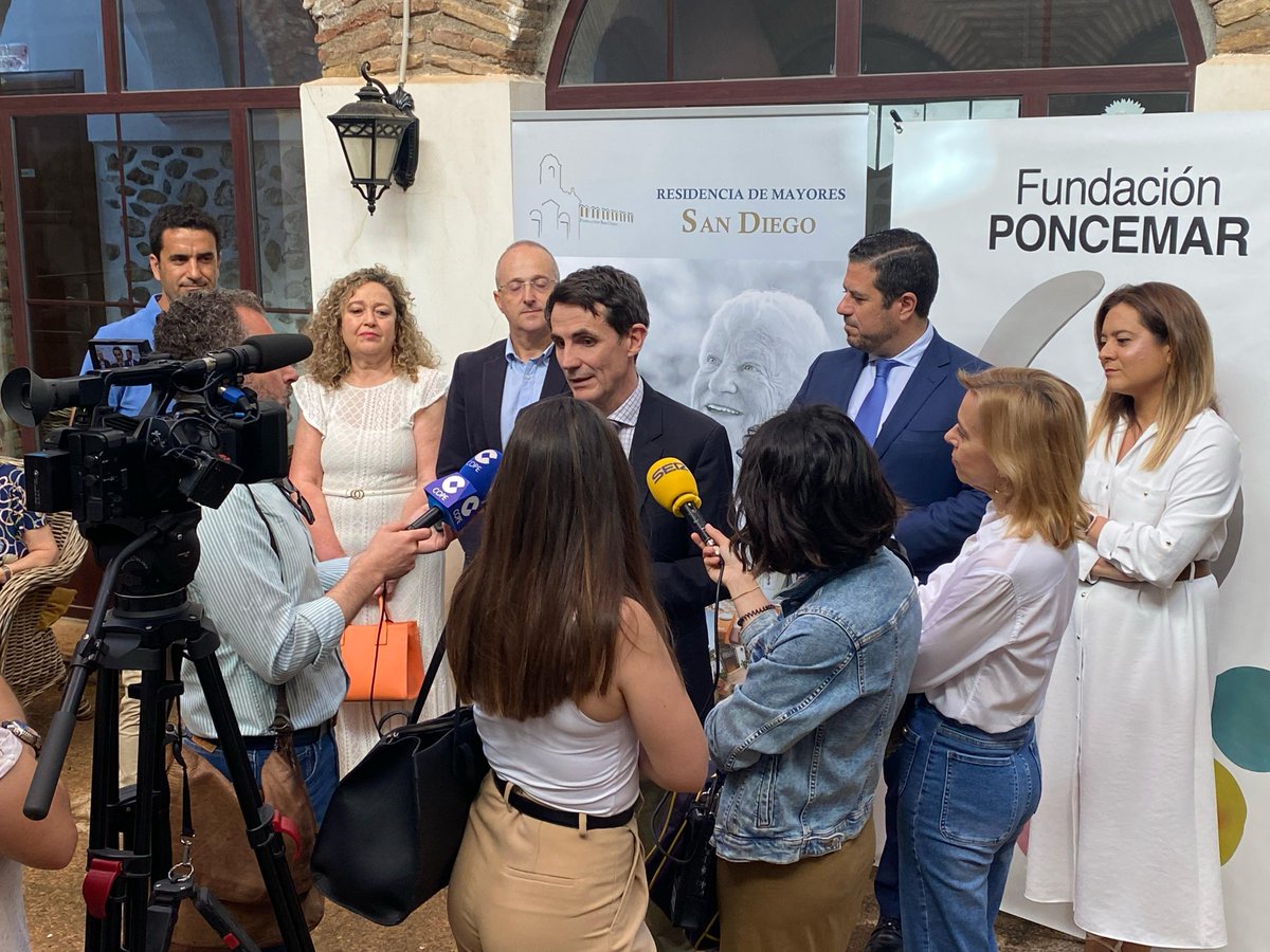 Banco Poncemar de Voluntariado intergeneracional para personas mayores en Lorca. En colaboración con Ceclor, Residencia San Diego, Cifp e IES Ros Giner. Lorca ciudad amigable con las personas mayores. @CECLOR_ #ResidenciaSanDiego @cifplorca @ies_rosginer @AytoLorca