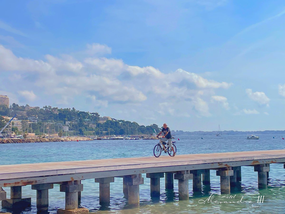 Tour. #letourdefrance #letour #tour #velo #cotedazurfrance #cannes #cannes2024 #onatousbesoindusud #cannessoleil #bienvenueacannes #rendezvousacannes #mourerouge