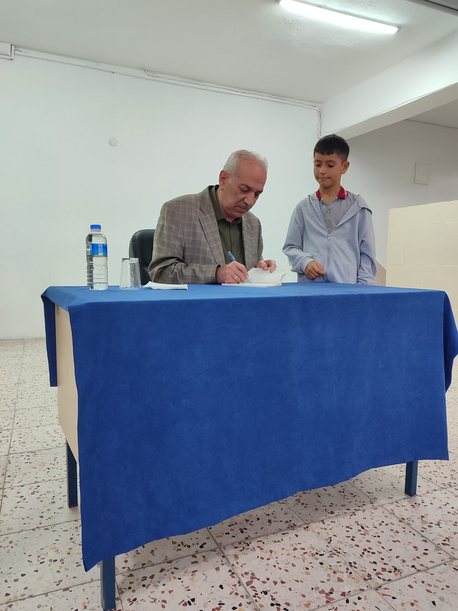 ErsularI's tweet photo. Dilimizin Zenginlikleri Projesi kapsamında okulumuzda düzenlediğimiz yazar buluşmasına katılımlarından dolayı sayın Bestami YAZGAN'a (yazar,şair,eğitimci) sonsuz teşekkürlerimizi sunuyoruz. 
@yusufyaz66 
@nevsehirmem https://t.co/Fw9tM3X0wl
