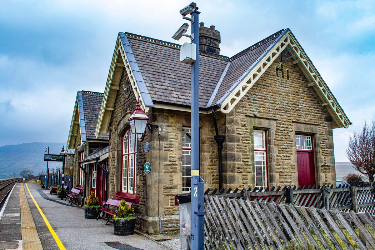 Here's an iNews article about a chap who visited all of Britain's stations & his nine favourites. Ribblehead is amongst them and there is a great section on the station with a well deserved mention of the RVC and its wonderful volunteers buff.ly/3Ke4IGW