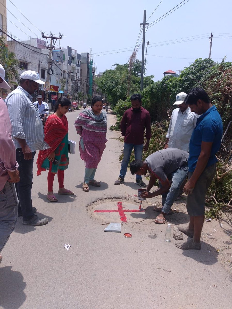 V Venkateshwarlu DGM Div 9 SD1 HMWS&SB (@hmwssbdgmchdngr) on Twitter photo Inspection of deeper man holes regarding fixing of safety grills Painting the cover of deeper man hole with red colour to alert the pedestrians to avoid untoward situations during monsoon under sd2 o&m div xv@hmwwsbonline@mdhmwssb <a href="/TelanganaCMO/">Telangana CMO</a> Inspection of deeper man holes regarding fixing of safety grills Painting the cover of deeper man hole with red colour to alert the pedestrians to avoid untoward situations during monsoon under sd2 o&m div xv@hmwwsbonline@mdhmwssb <a href="/TelanganaCMO/">Telangana CMO</a>
